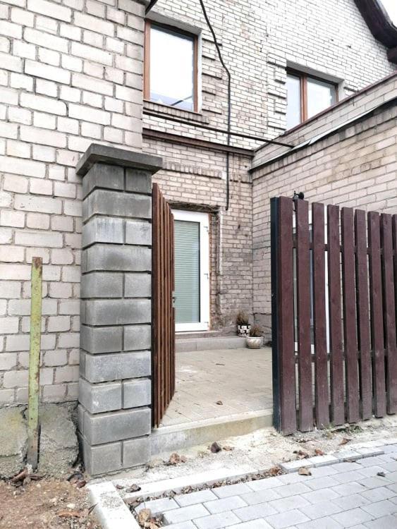 Groundfloor Apartment On The Green Hill Kaunas Exteriör bild