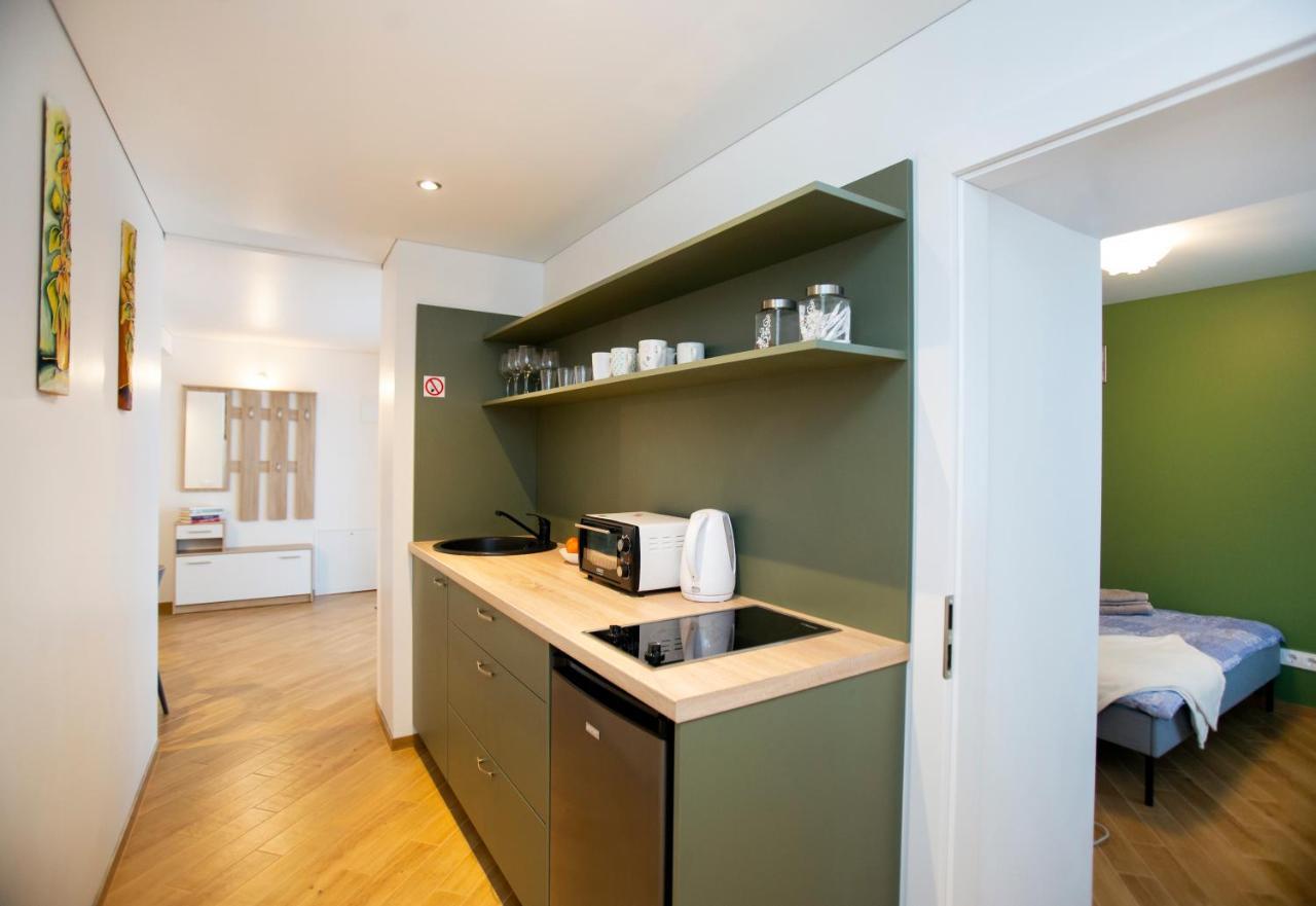 Groundfloor Apartment On The Green Hill Kaunas Exteriör bild